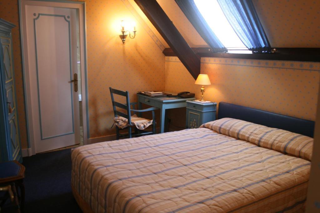 奥穆林拉格斯酒店 La Roche-lʼAbeille 客房 照片